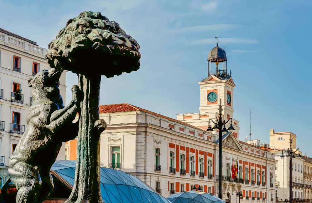 Sol Madrid statua orso