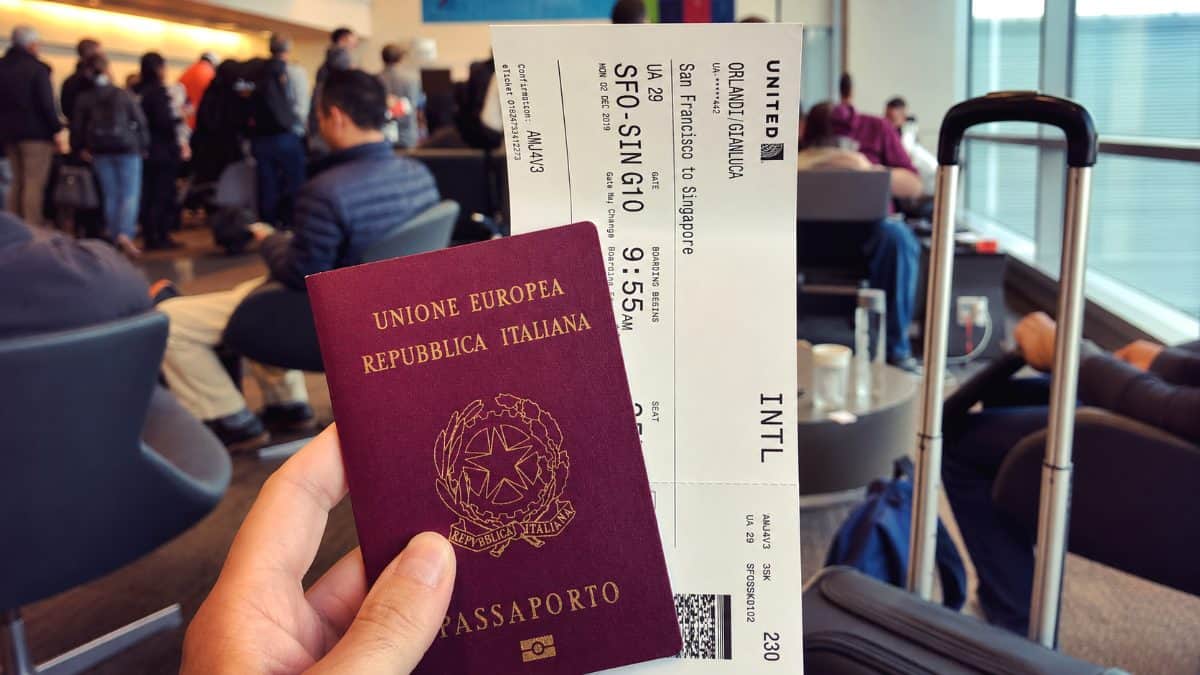 Come richiedere il passaporto elettronico: documenti, costi e tempistica